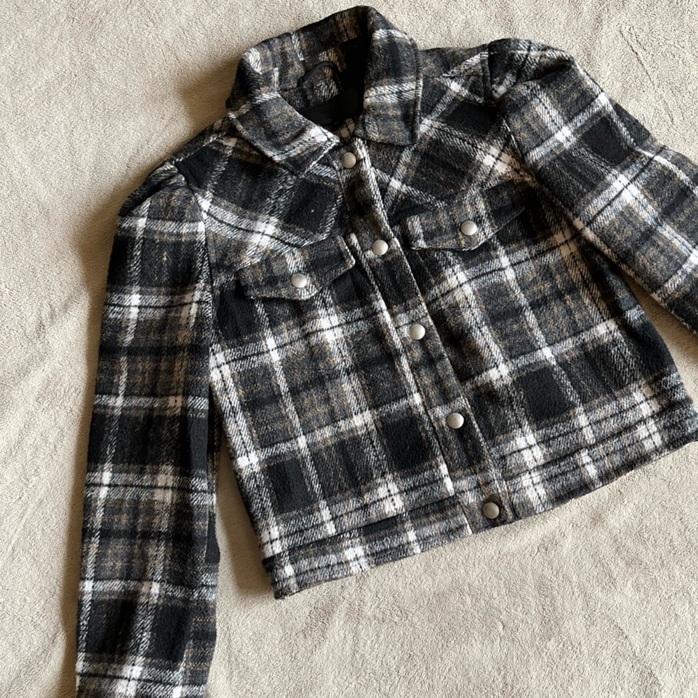 BLANK NYC Cropped Shacket - Picture 3 of 12